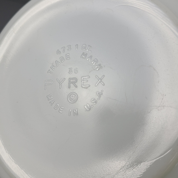 PYREX Amish Butterprint 473 1-Quart Vintage Made in USA Bowl - Picture 6 of 7